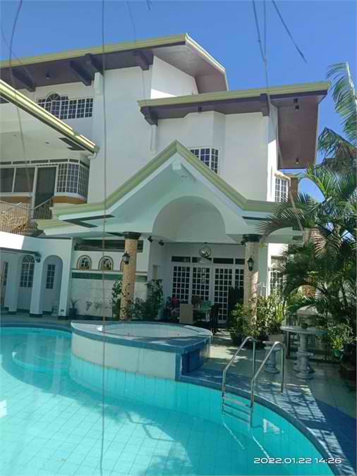For sale a house and lot at Sucat Paranaque with swimming pool