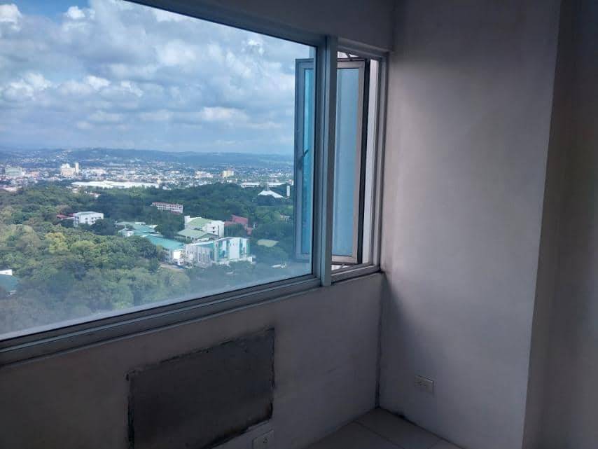 1 Bedroom condo for sale and unit facing Miriam College near Ateneo