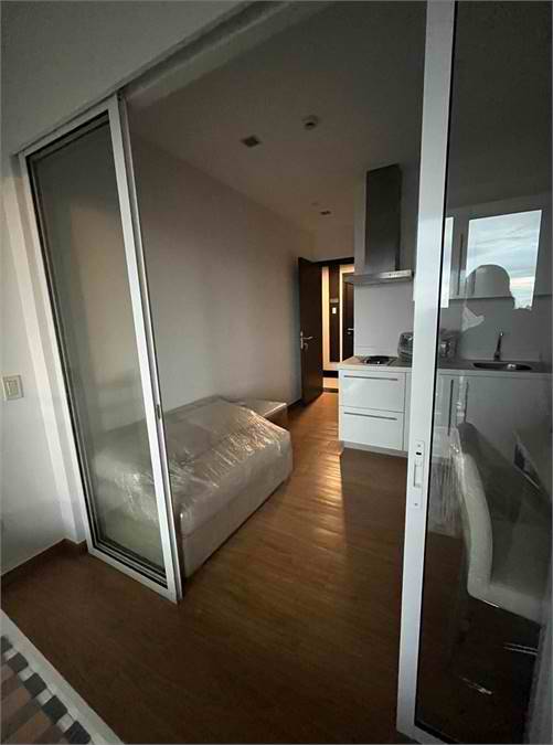 Mandaluyong 1 BR unit for sale near Makati at Acqua Residences