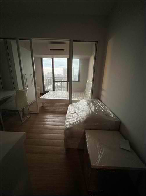 Mandaluyong 1 BR unit for sale near Makati at Acqua Residences