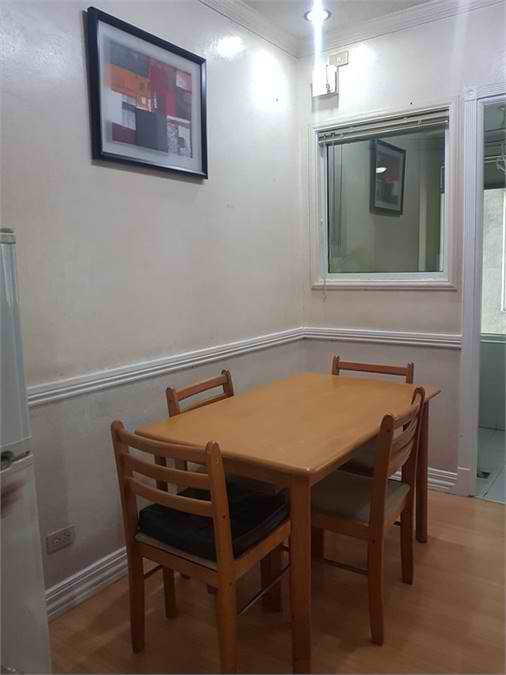 Malate 1 BR w/ parking near Roxas Blvd. and Robinsons Manila