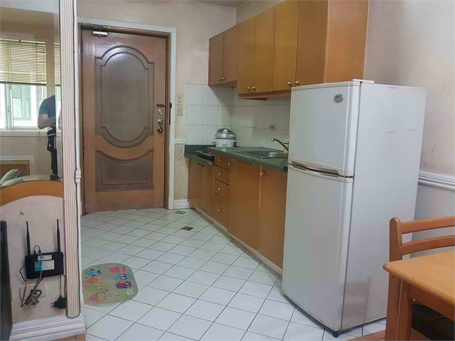 Malate 1 BR w/ parking near Roxas Blvd. and Robinsons Manila
