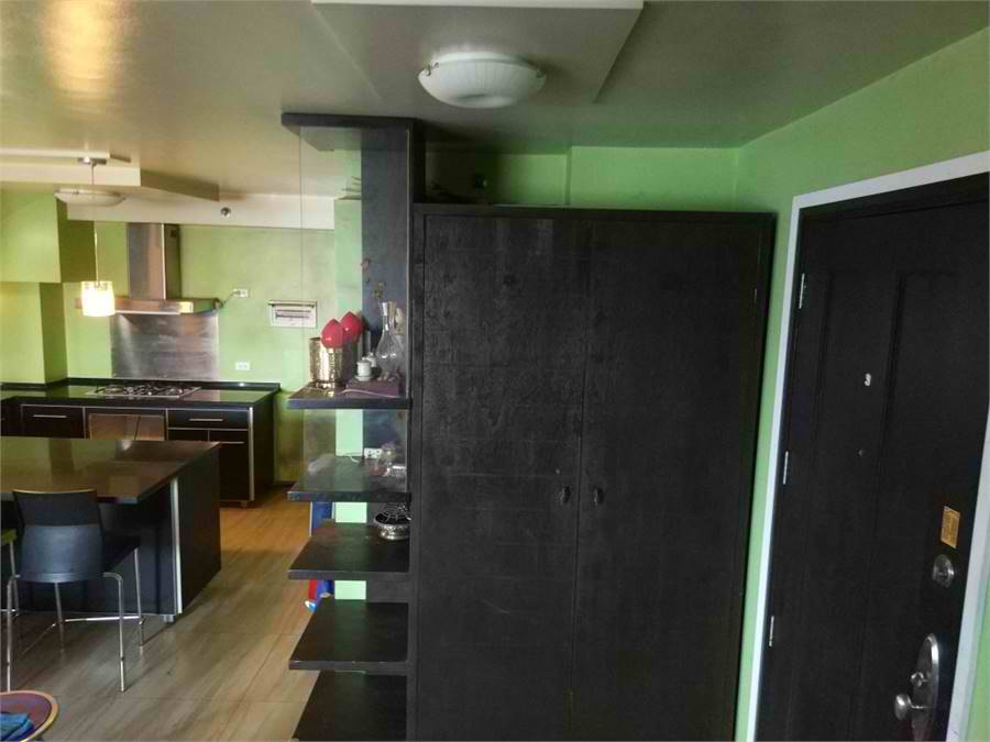 2 Bedroom condo unit for sale along EDSA in Boni