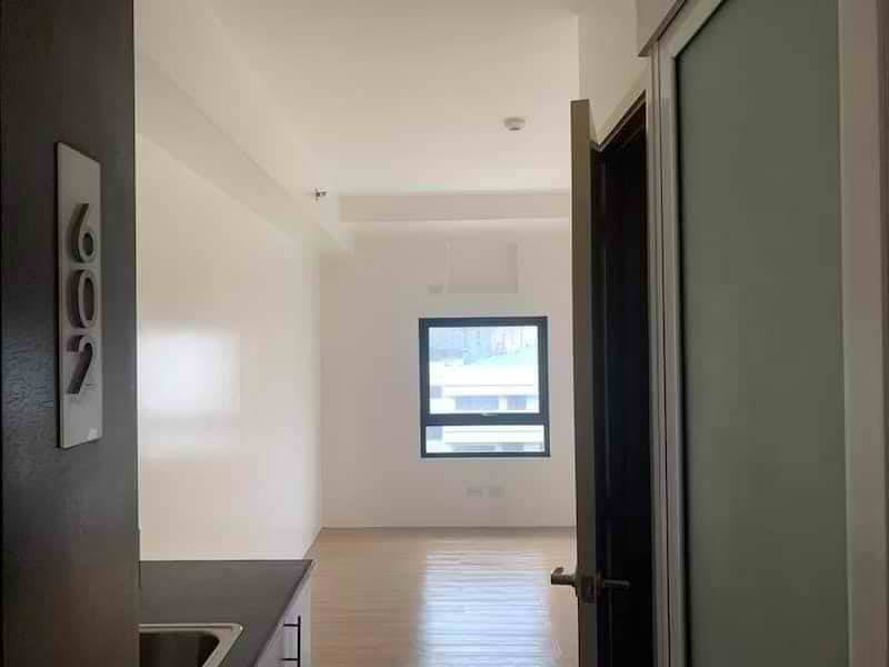 Studio unit for sale near La Salle Taft in Studio Zen in Pasay City