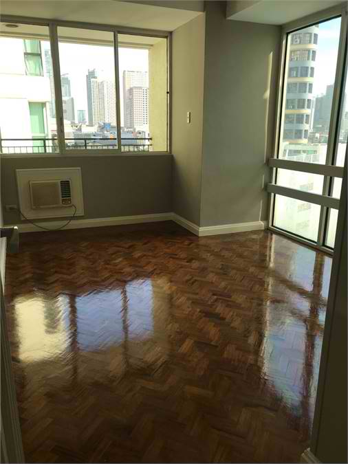 3 bedroom unit for sale beside Wackwack golf course