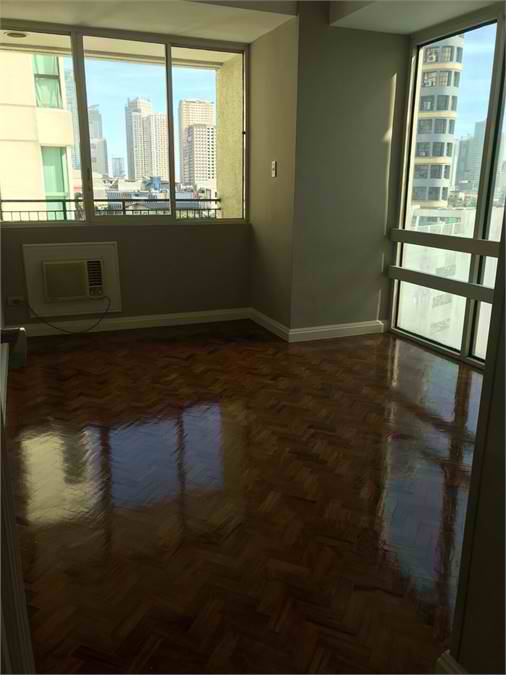3 bedroom unit for sale beside Wackwack golf course