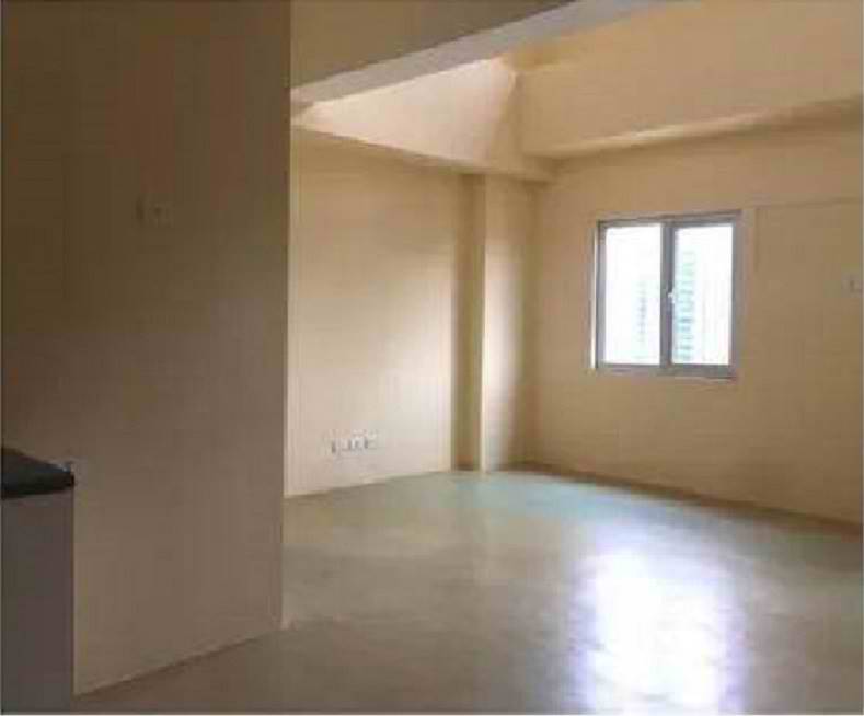 Taguig 1 bedroom condo w/parking for sale in BGC near S&R