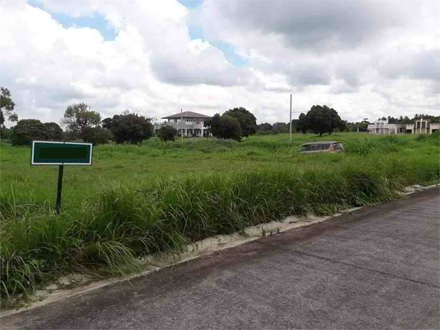 Alta Montebello corner lot for sale in Alfonso near Sonya’s Garden Tagaytay