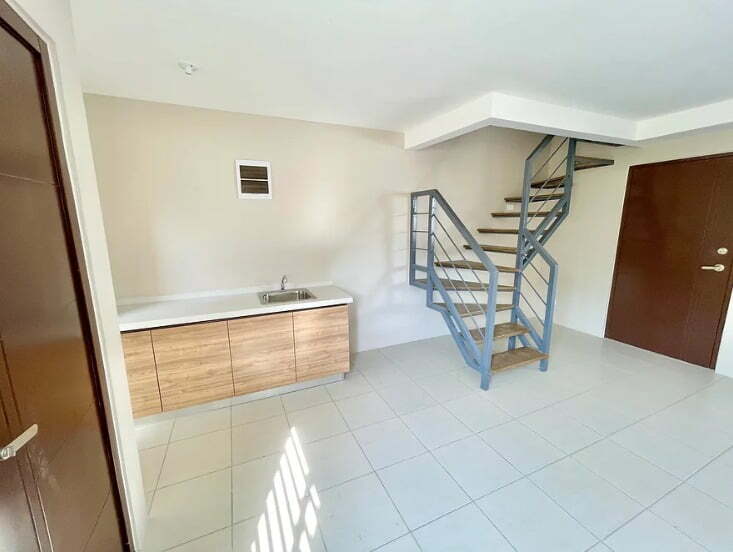 Executive Townhouse near Aguinaldo Highway Imus Cavite