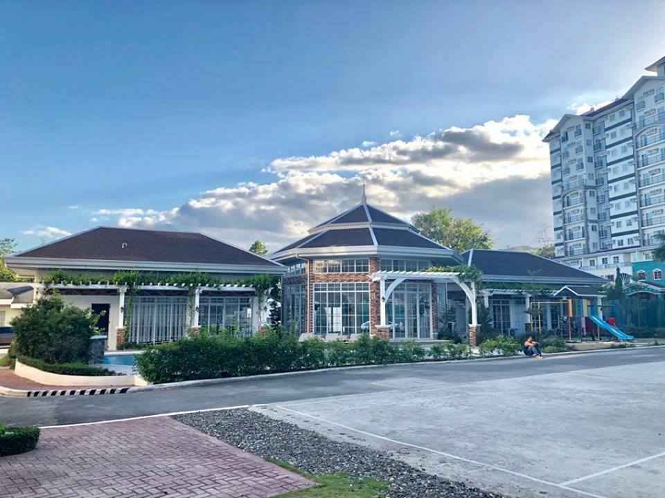 READY TO OCCUPY CONDO UNIT IN BANAWA HEIGHTS