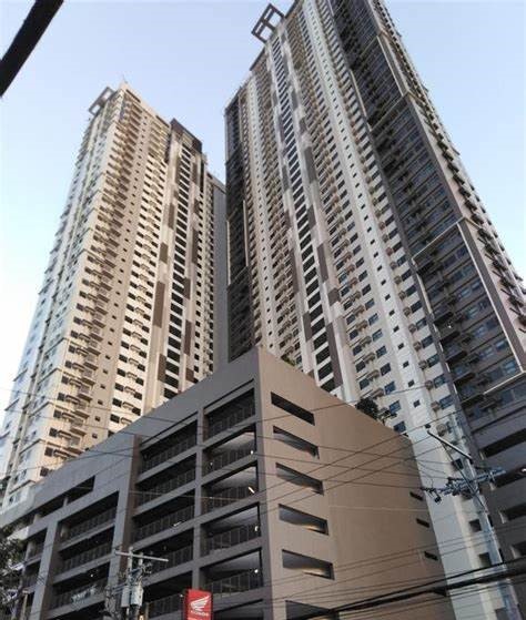 READY TO OCCUPY CONDO FOR SALE IN GENERAL MAXILOM AVE