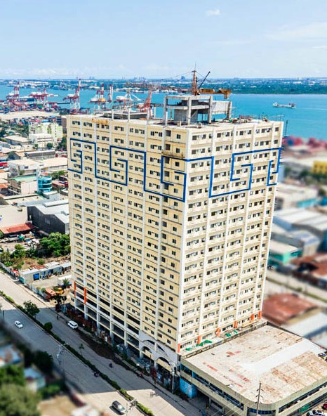 CONDO UNIT FOR SALE ACROSS ROBINSONS GALLERIA