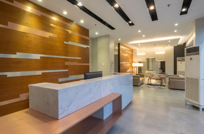 CONDO FOR SALE IN HYDE TOWER MABOLO