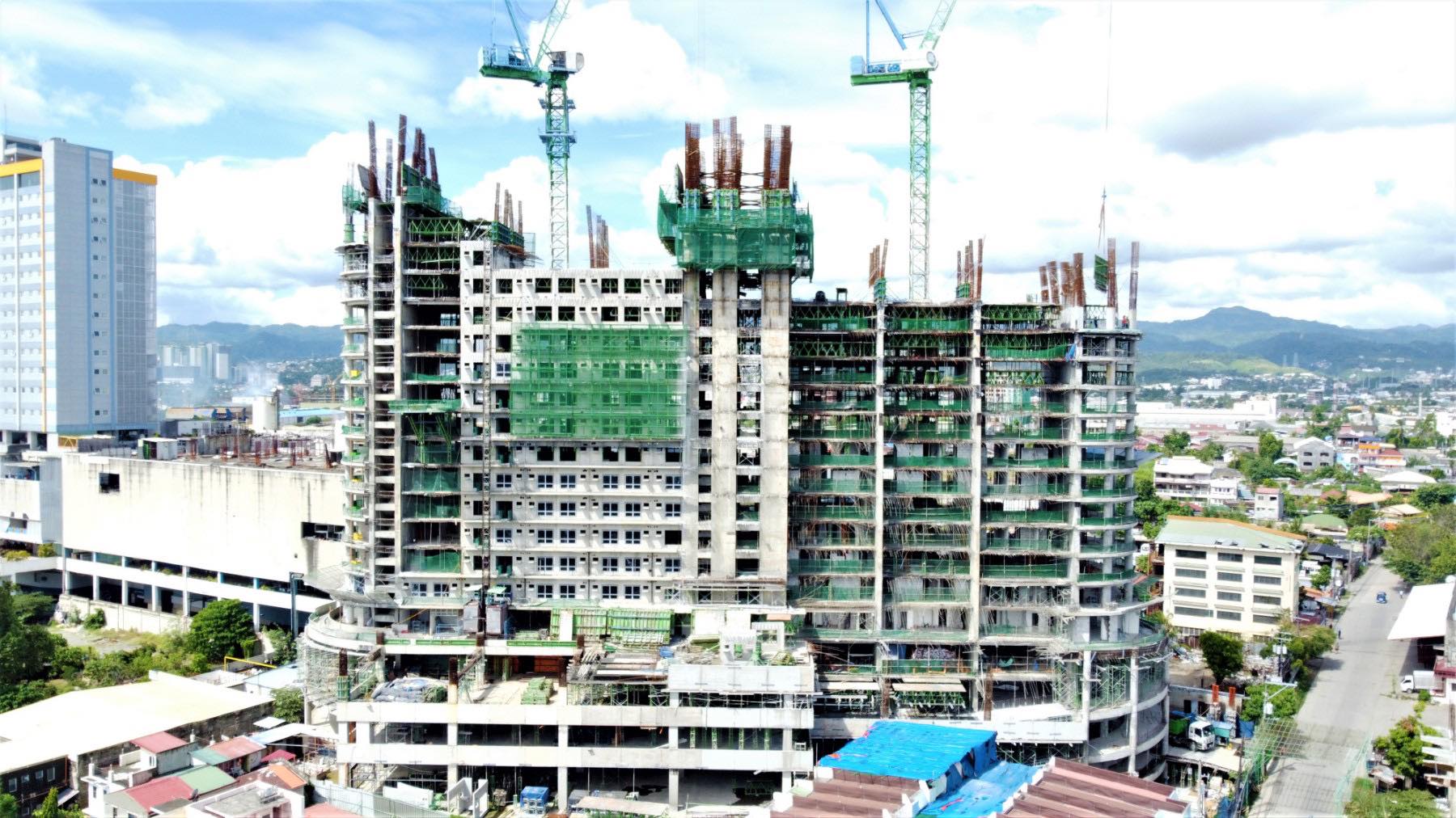 CONDO FOR SALE IN J TOWER MANDAUE