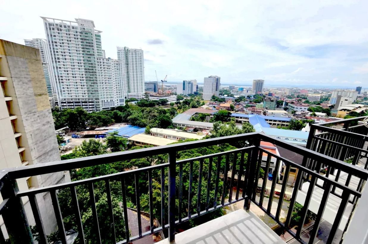 CONDO FOR SALE NEAR AYALA MALL