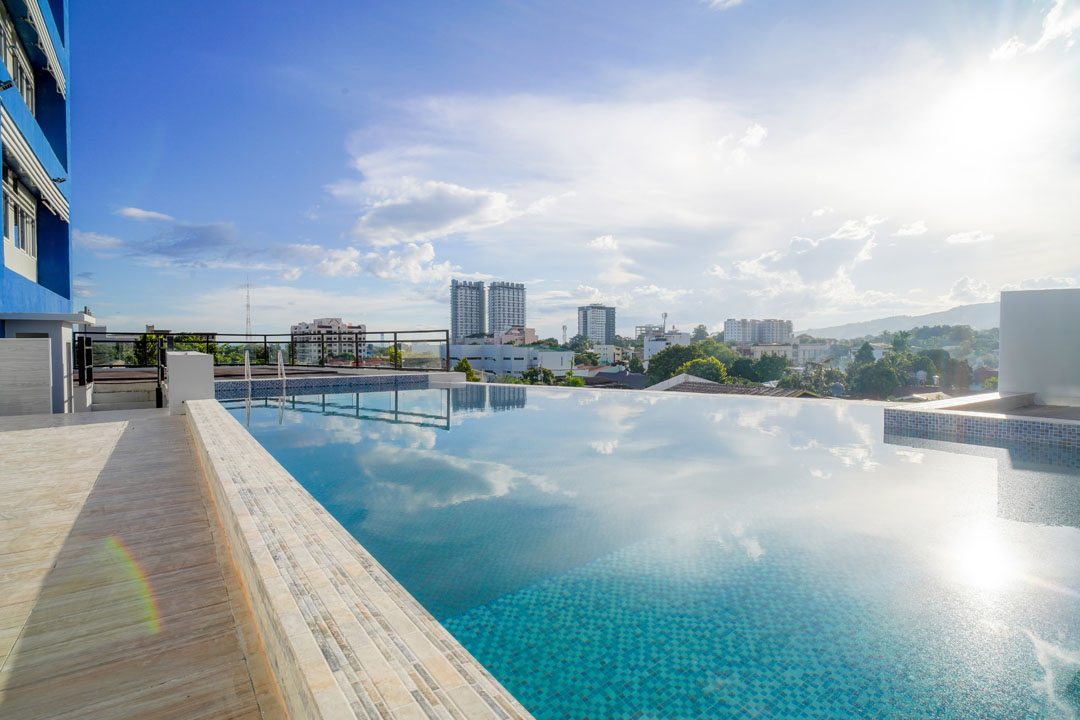 CONDO UNIT FOR SALE IN CORINTHIAN GUADALUPE