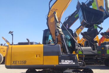 Brand new XCMG Backhoe excavator .52cbm ISUZU engine FREE Breaker line for sale