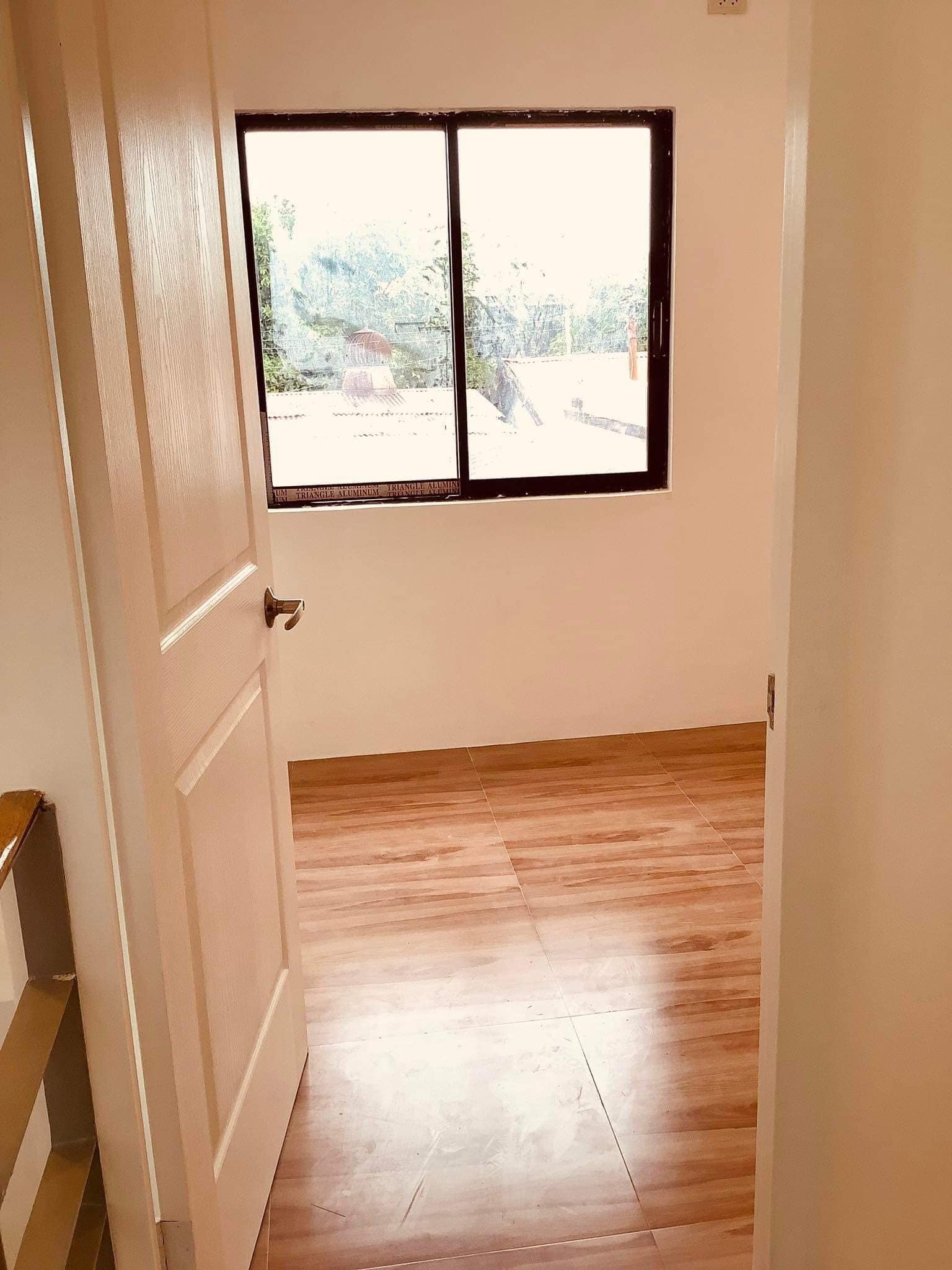 READY TO OCCUPY HOUSE AND LOT FOR SALE IN BUAYA MACTAN