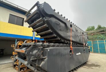 amphibious pontoon backhoe