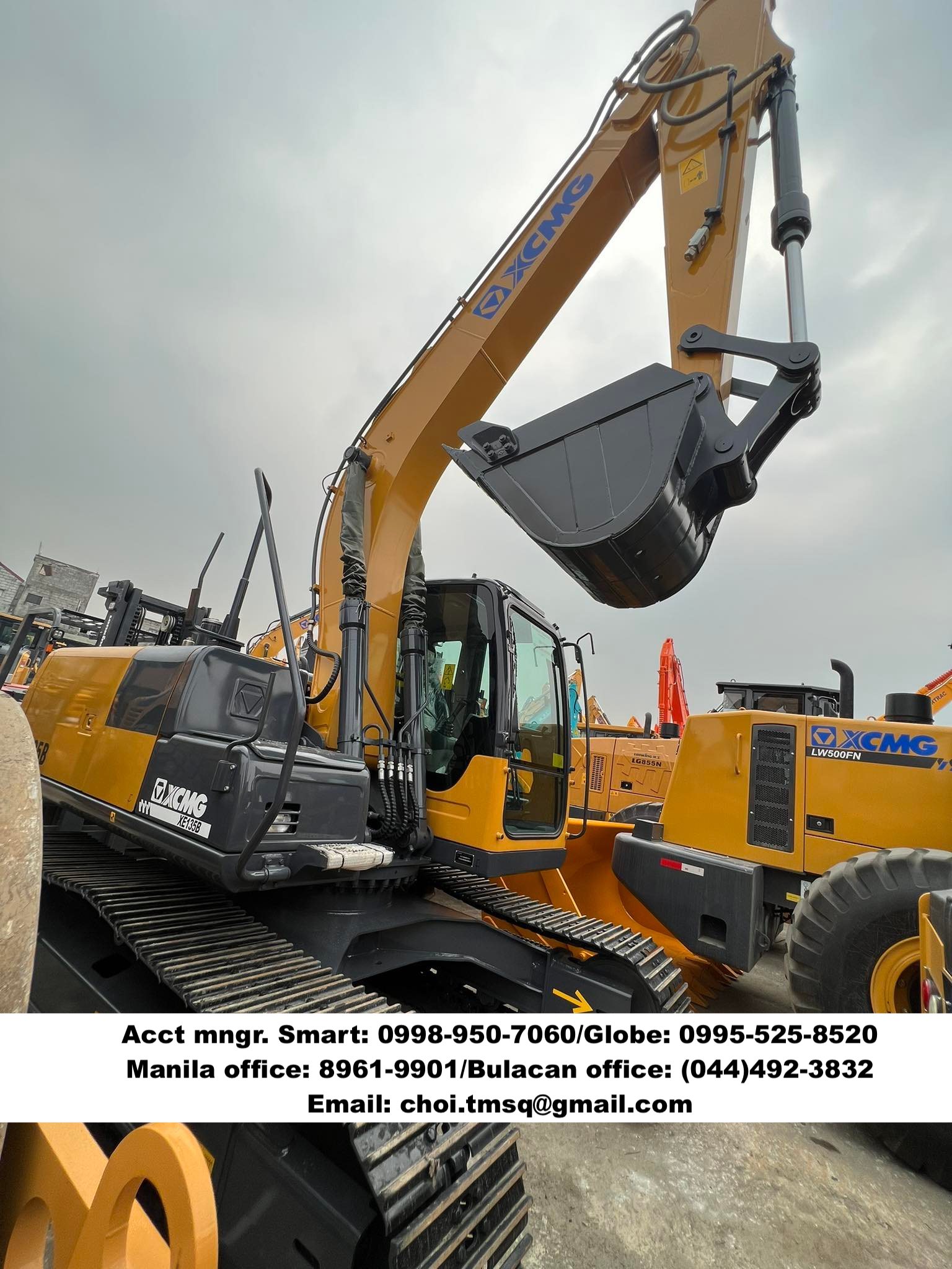 Brand new XCMG Backhoe excavator .52cbm ISUZU engine FREE Breaker line for sale