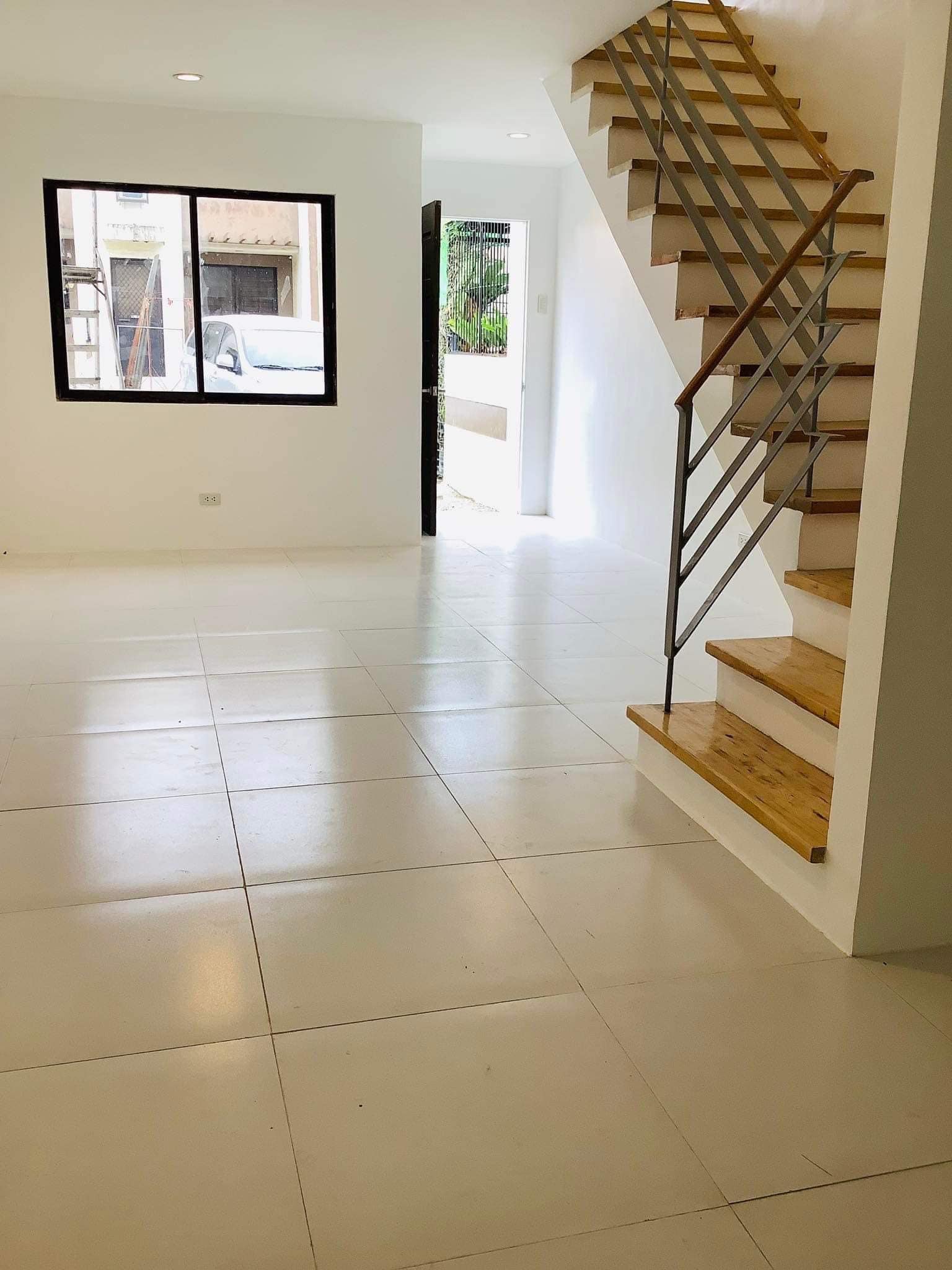 READY TO OCCUPY HOUSE AND LOT FOR SALE IN BUAYA MACTAN