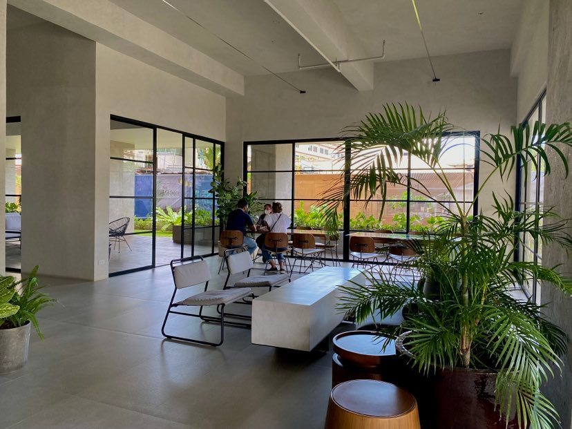 CONDO FOR SALE IN THE MEDIAN LAHUG
