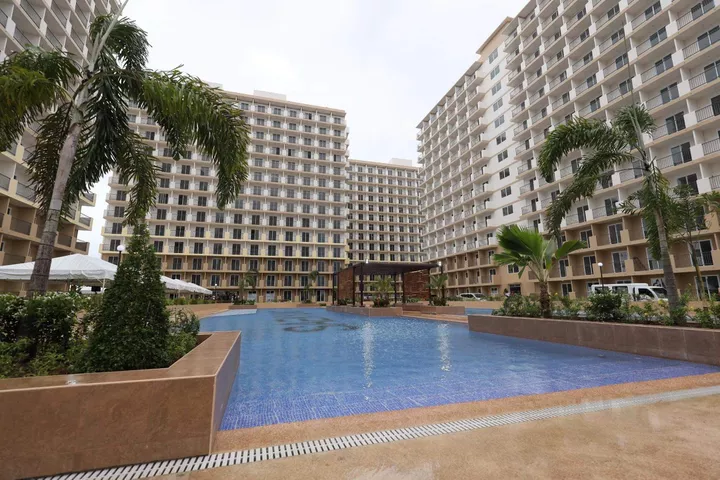 🥳FOR SALE – Condo in Lapu – Lapu City with Free Appliance & More👌