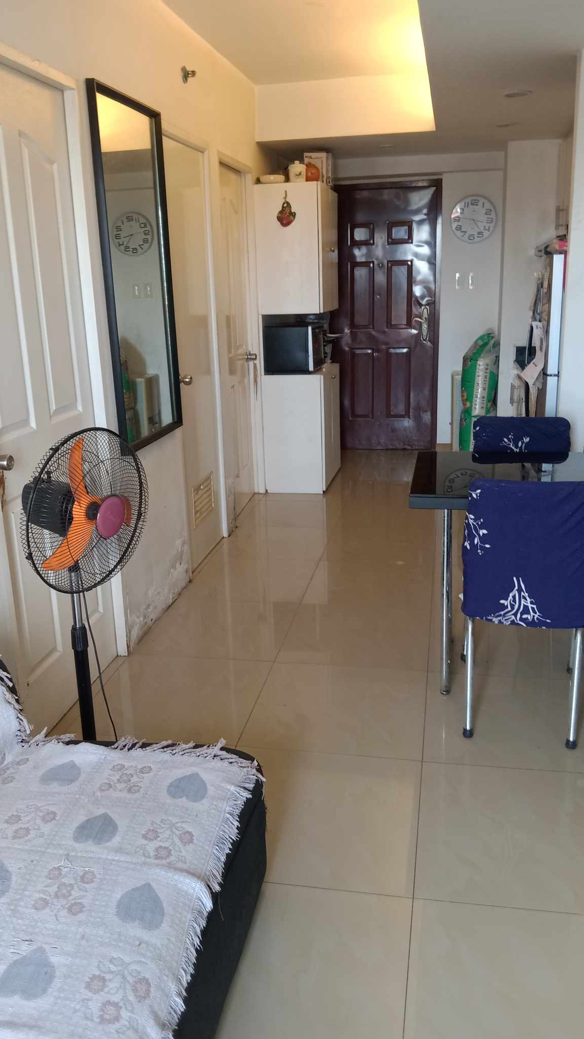 QC Cubao 2 Bedroom unit w/ balcony for sale at Escalades