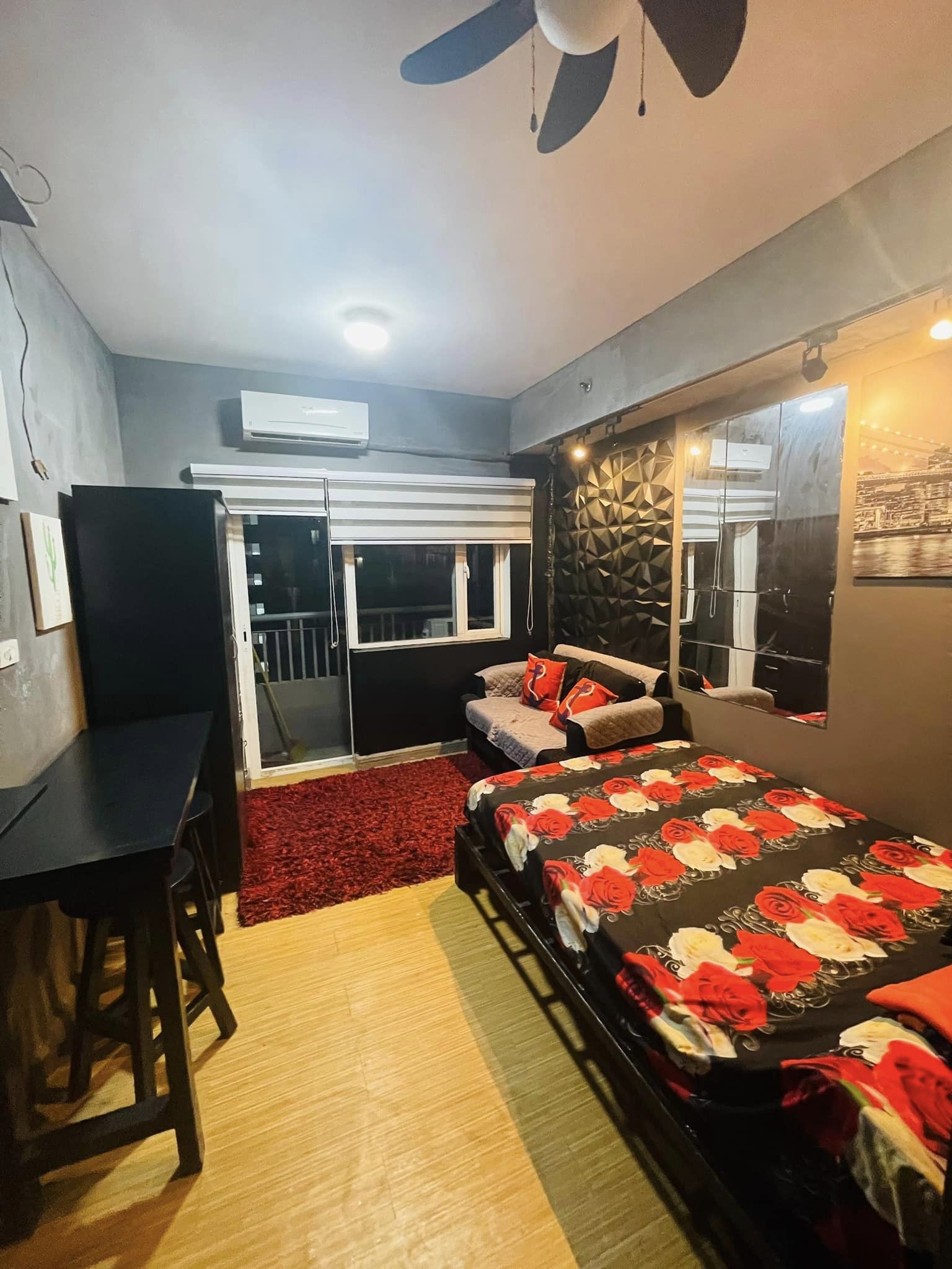 Taguig Studio w/ balcony for sale in Grace Residences near BGC