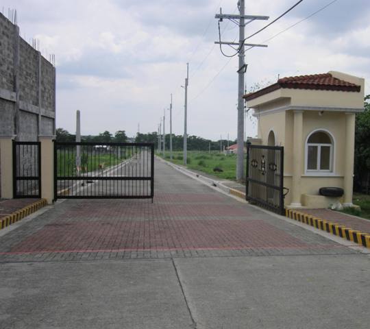 120SQM LOT FOR SALE IN VALENZUELA AT GLENROSE NORTH