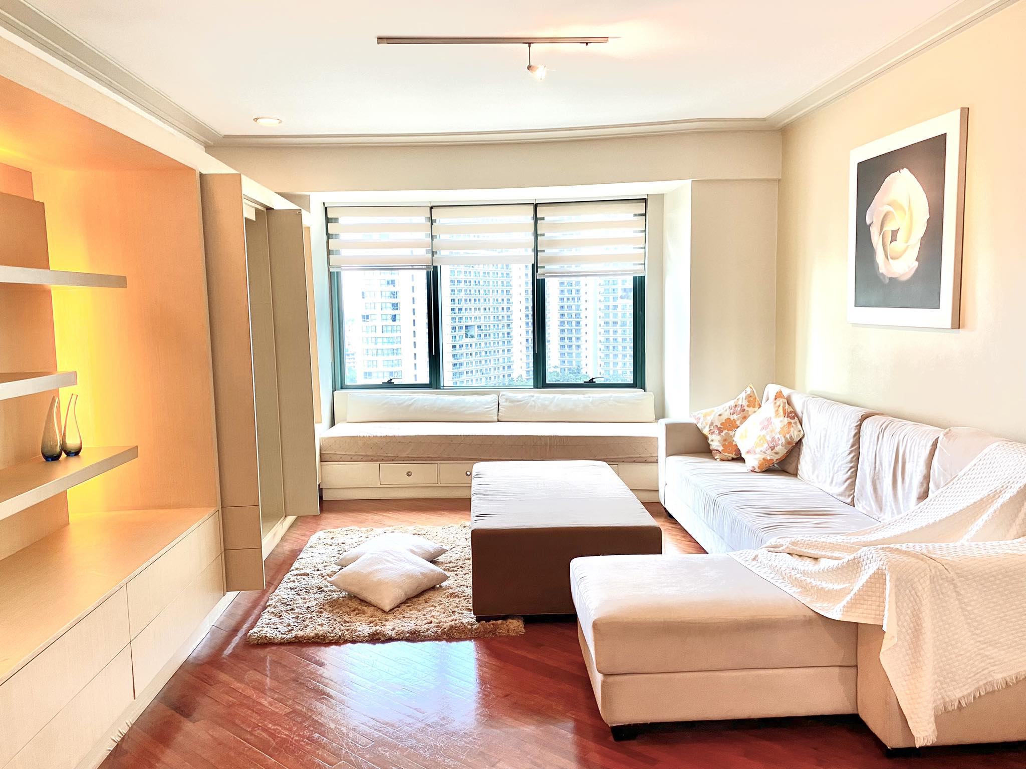 Rockwell Makati Amorsolo East 1 BR w/ parking for sale