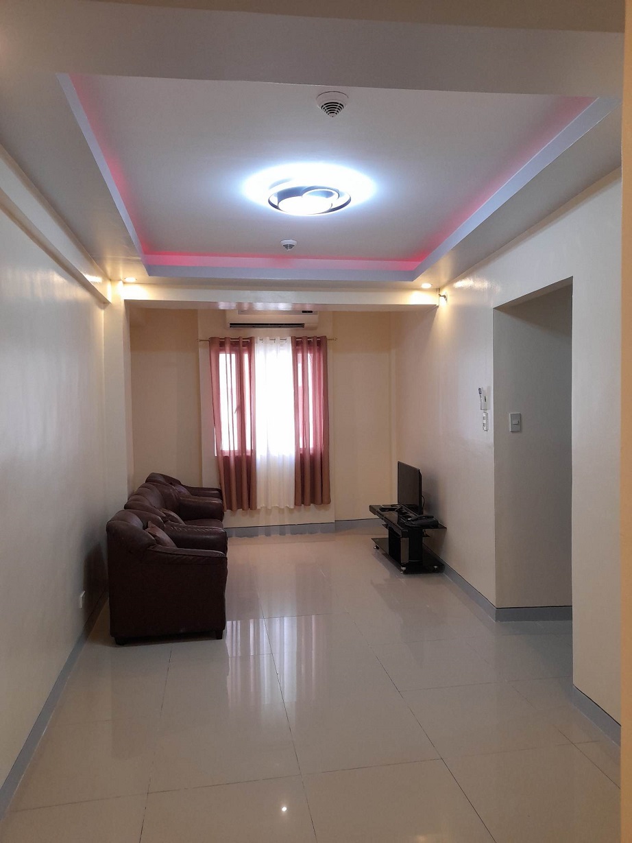 Pasay 2 BR for sale w/ parking at Montecito in Newport City near NAIA 3