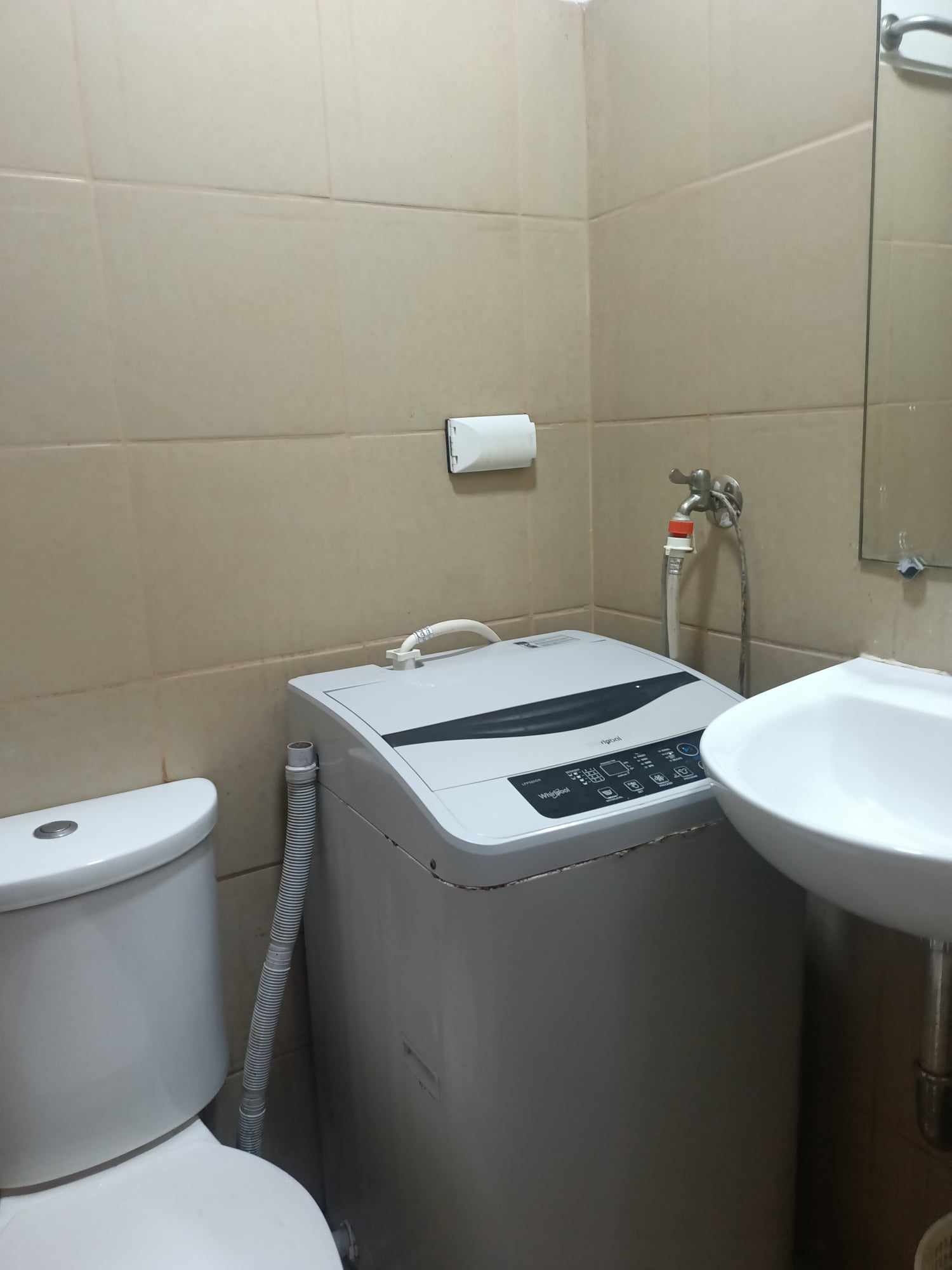 Condo Unit For Rent – Unit 314A Building 4 at Field Residences