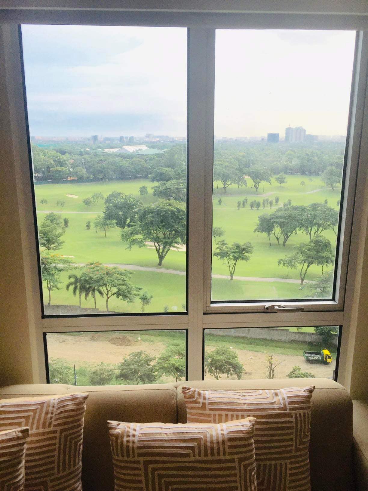 Taguig 2 bedroom for sale in Fort Victoria BGC near St. Lukes