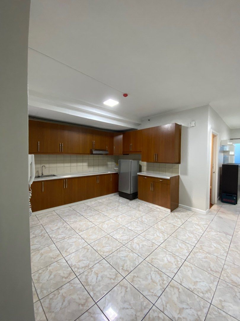 Condo Unit For Rent – 5th Floor at Crowne Bay Tower