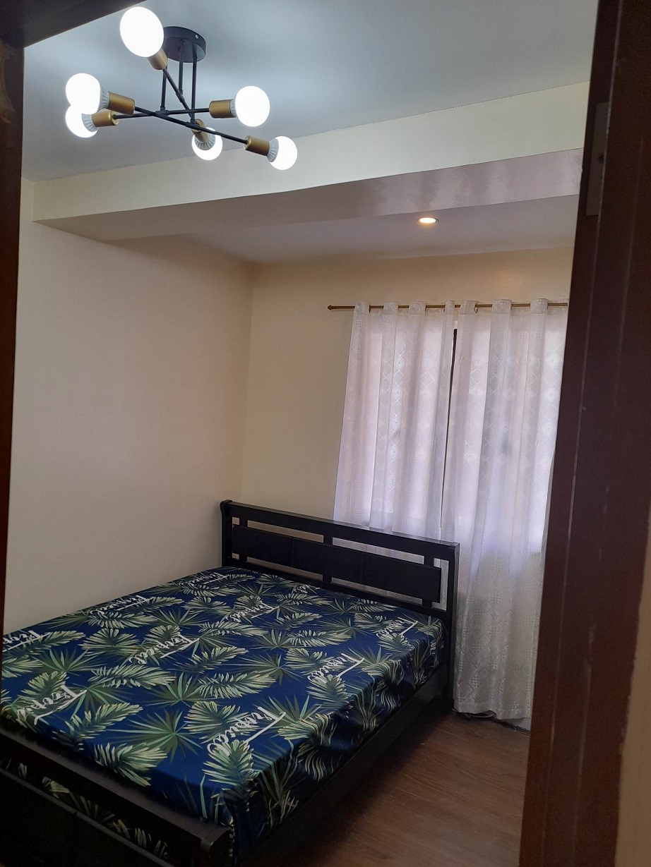 Pasay 2 BR for sale w/ parking at Montecito in Newport City near NAIA 3