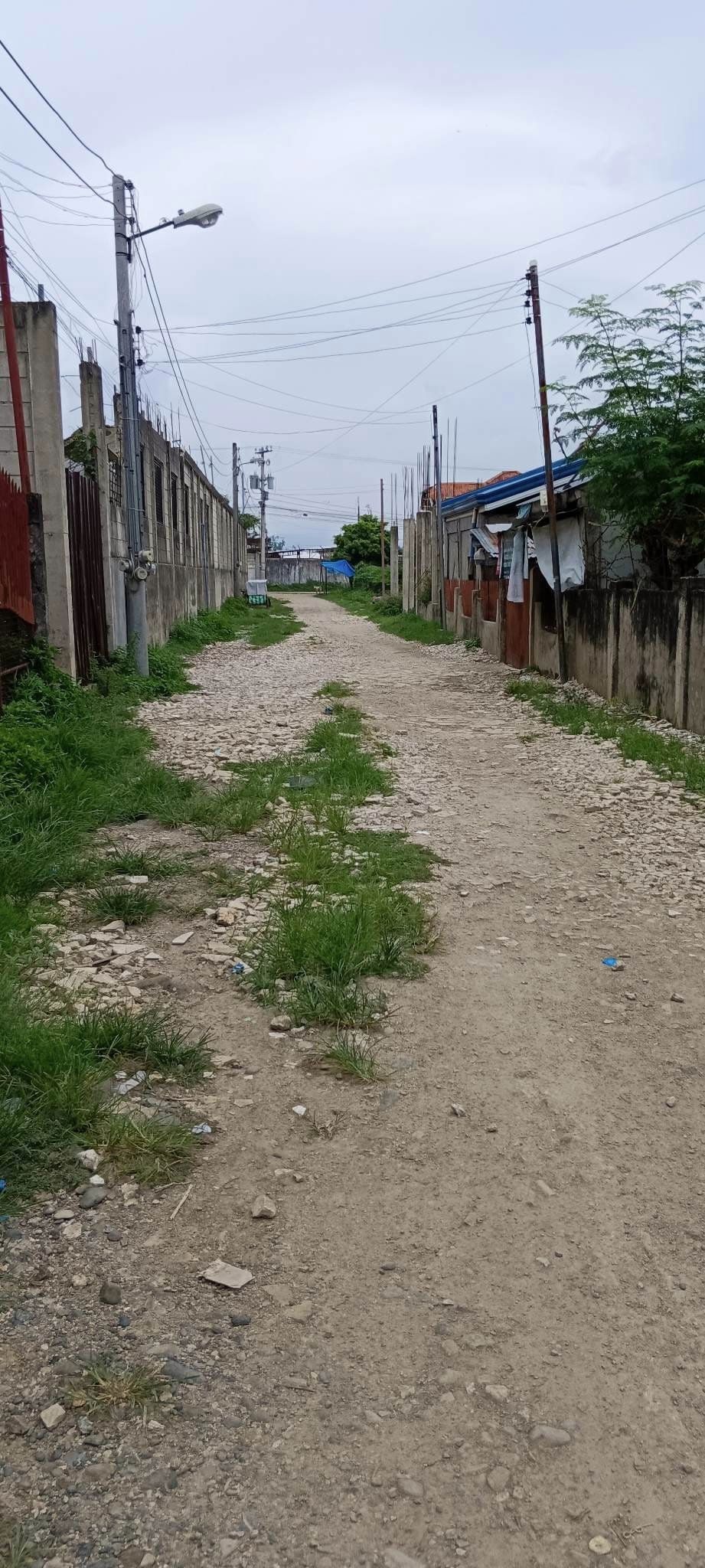 Titled lot for sale in Lapu lapu ideal for residential or parking area
