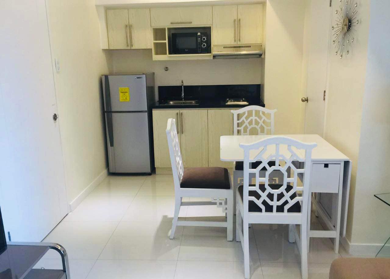 Taguig 2 bedroom for sale in Fort Victoria BGC near St. Lukes