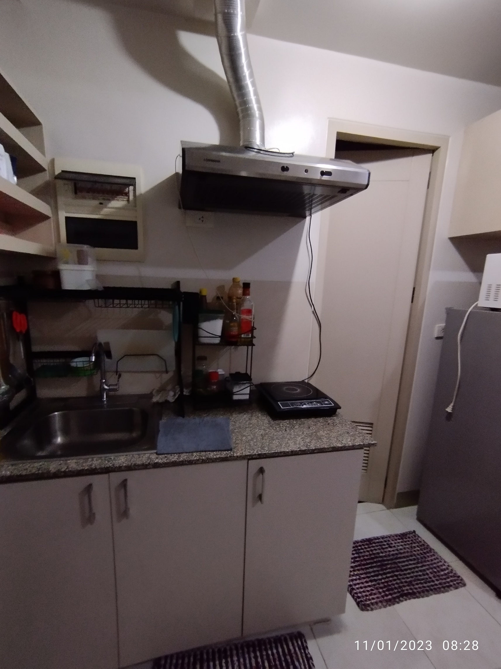 Treetop Villas Mandaluyong Furnished 2-Bedroom Unit with Parking