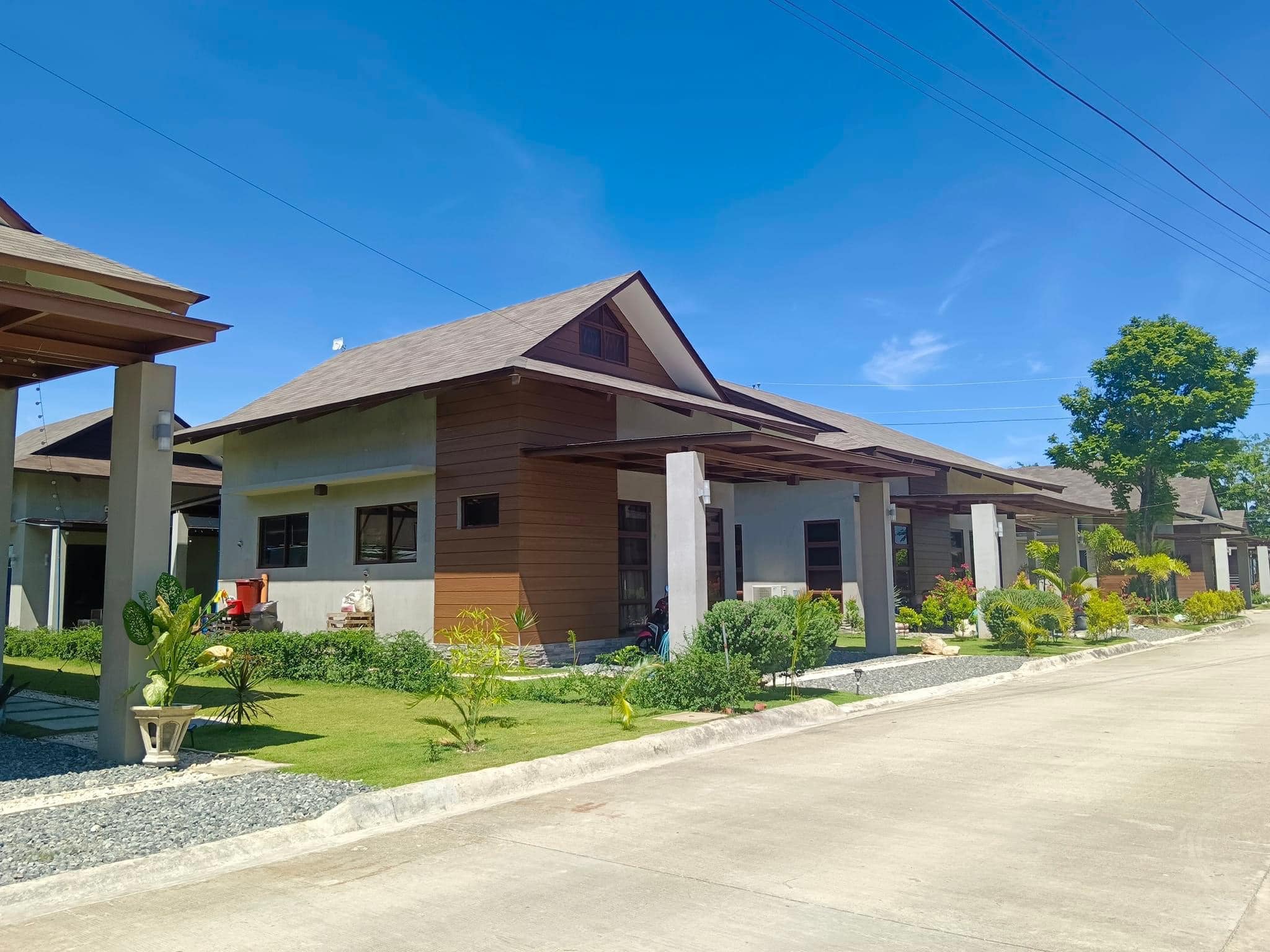 BUNGALOW BEACH HOUSE CEBU @ ADUNA DANAO