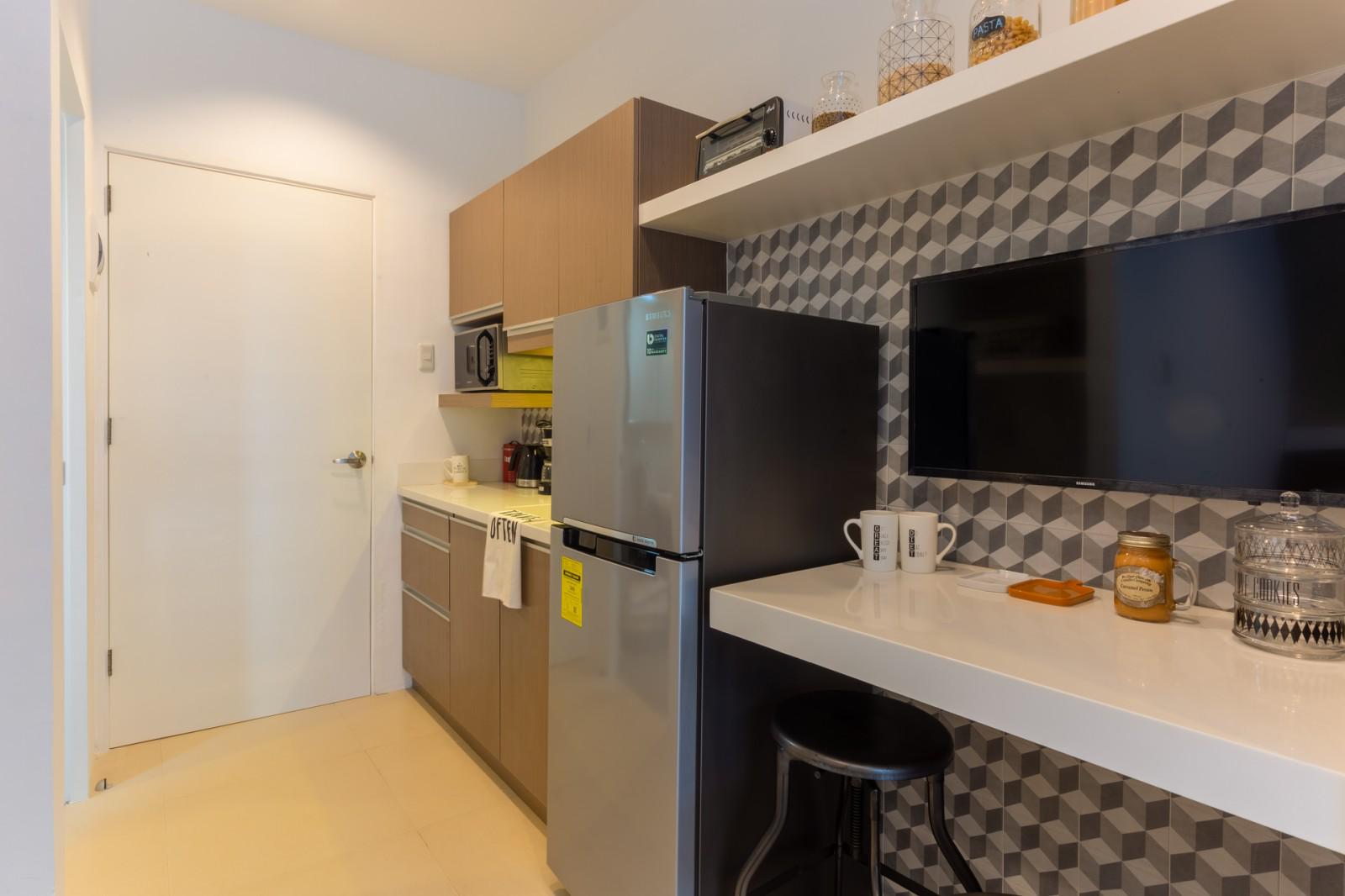 WEST JONES CONDO JONES AVE. CEBU CITY NEAR USC, CIM, VELEZ