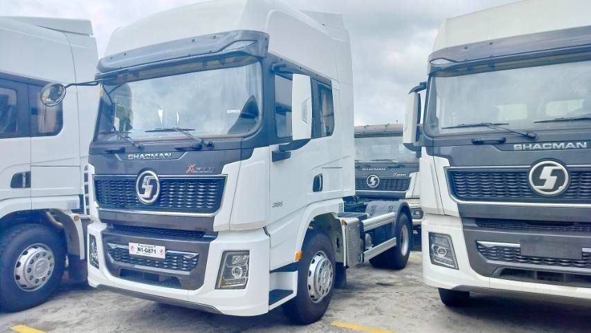 Shacman X5000 tractor head 6 wheel 4×2