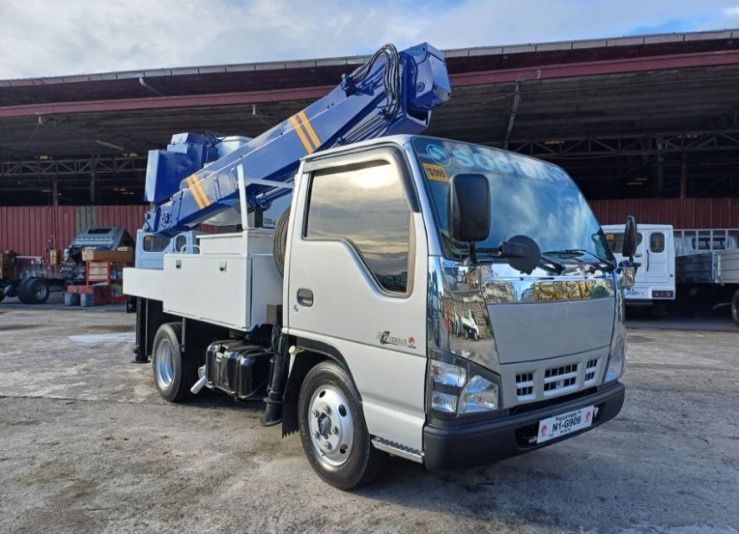 Sobida Isuzu Elf NKR 4HL1 Manlifter N-series canter 300