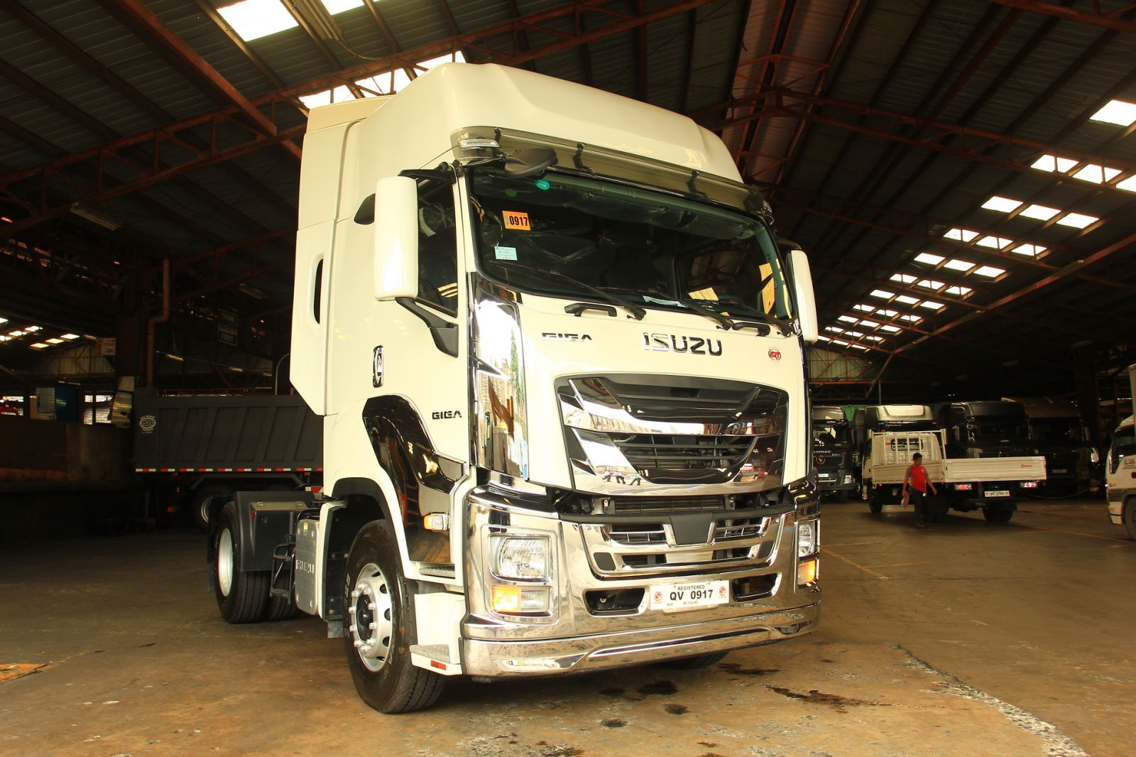 Isuzu giga exr 4×2 tractor head prime mover truck
