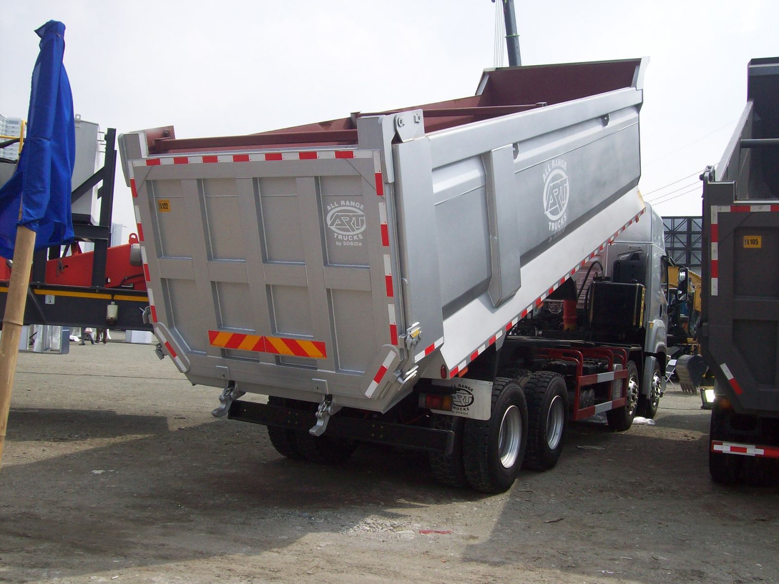 Isuzu giga cyh ql5400gxfw2vchy dump truck 8×4