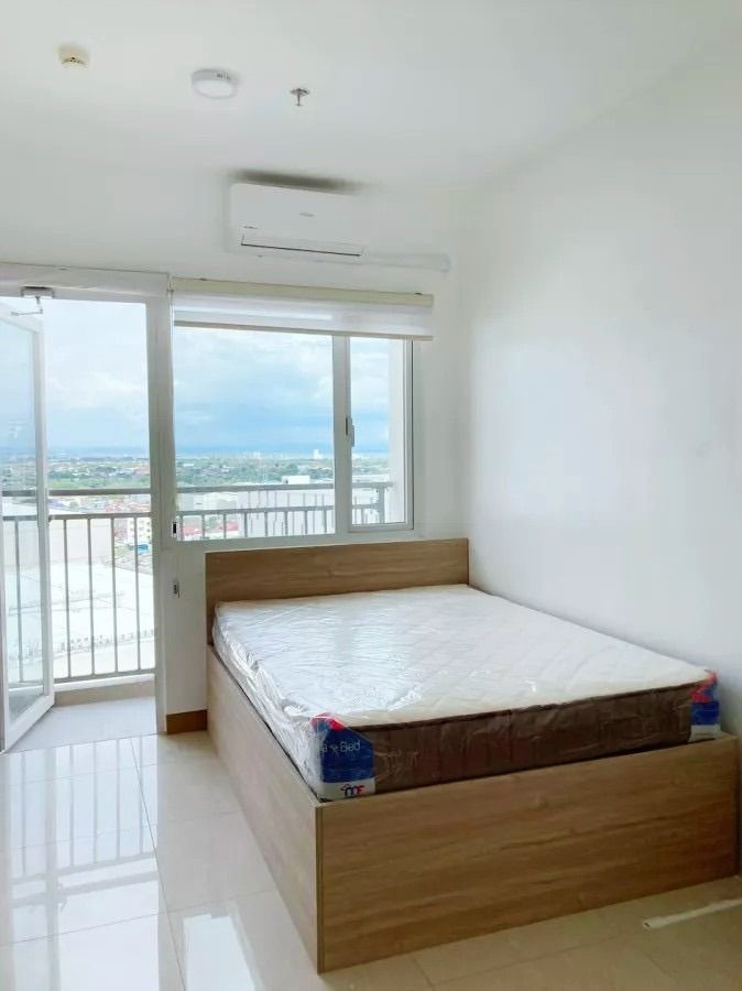 Condo Unit For Rent – 17th Floor Tower 2 at South Residences