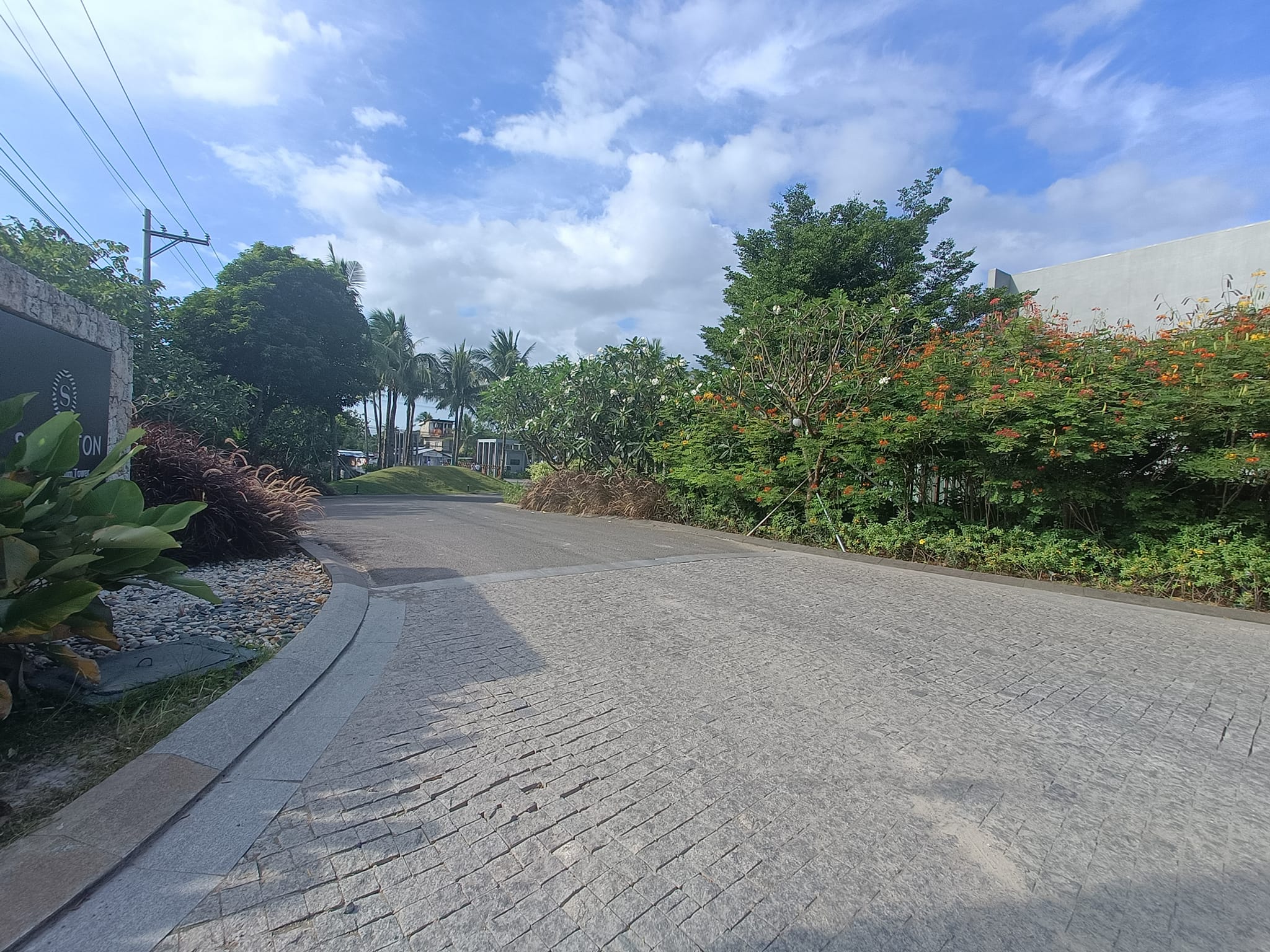 SHERATON CONDO UNIT 72 SQM 1BEDROOM WITH PARKING