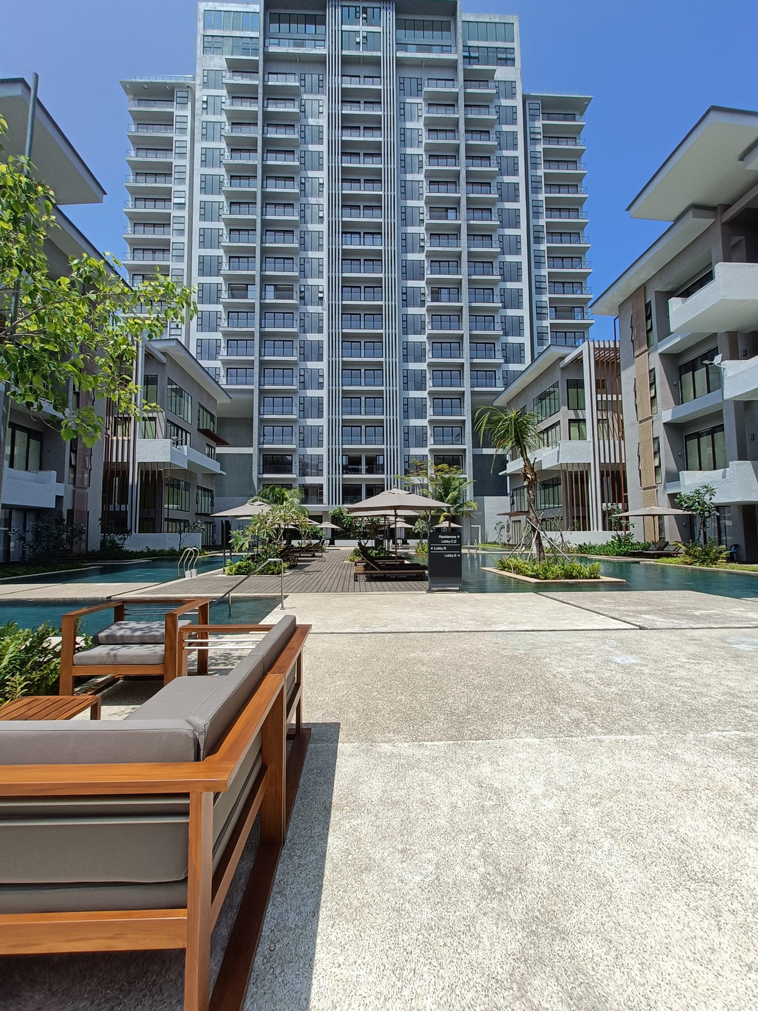 SHERATON CONDO UNIT 72 SQM 1BEDROOM WITH PARKING