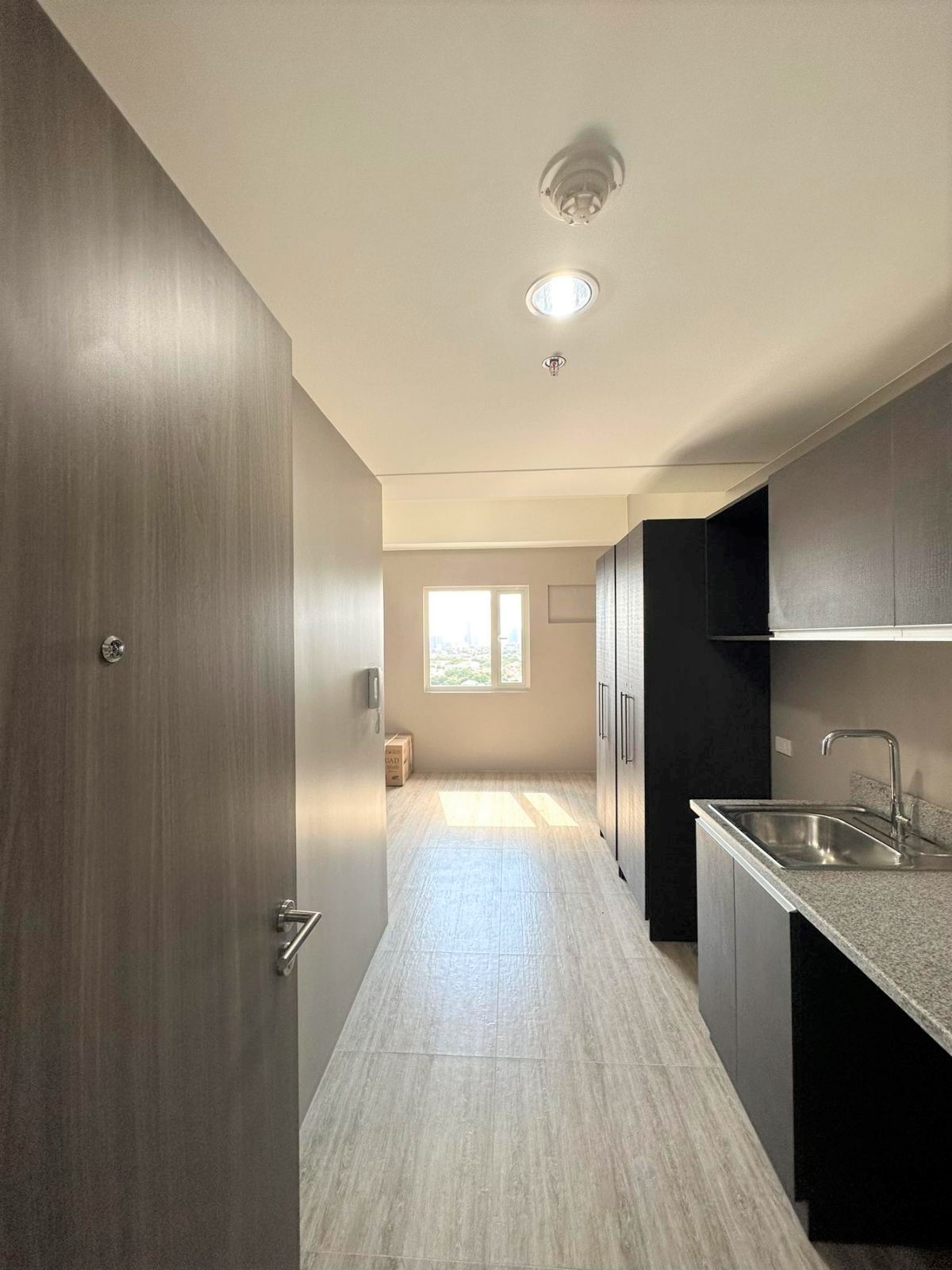 Condo Unit For Rent – 20th Floor at Torre Lorenzo Loyola