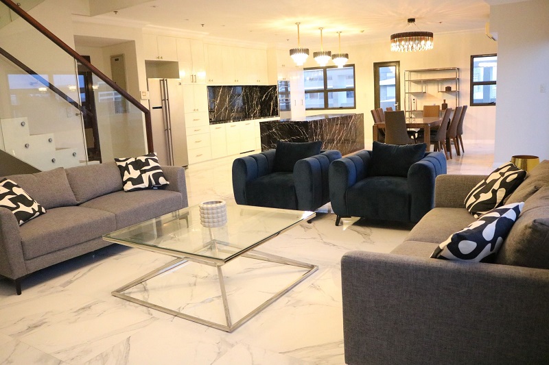 3BR PENTHOUSE WITH 2 PARKING AVALON CONDO FRONTING AYALA MALL